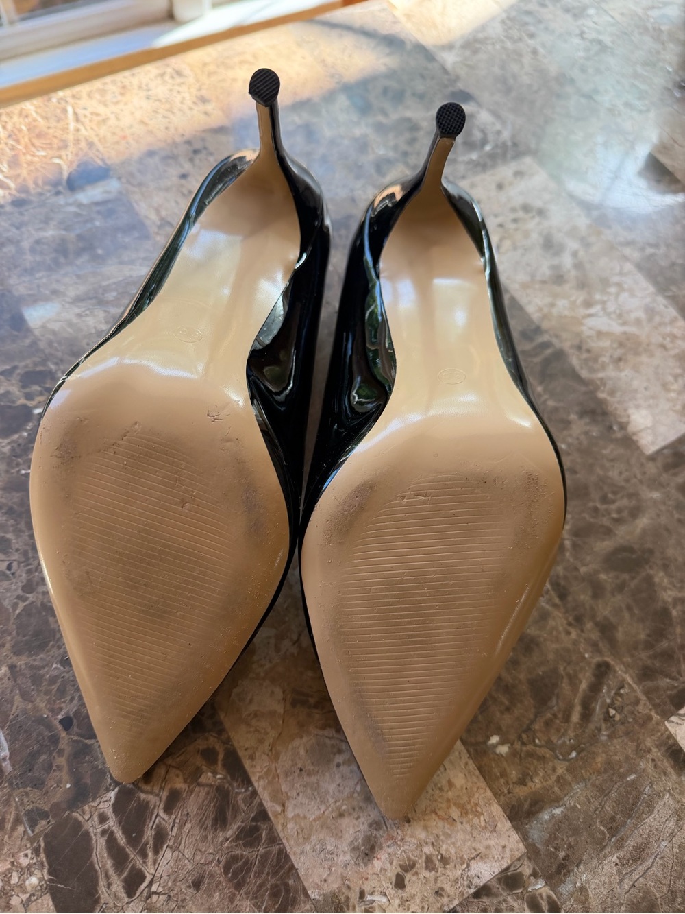 Classic Black Patent Pointed-Toe Pumps, Like New, Size 8.5 - Picture 5 of 8